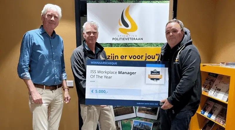 webimage-NL-ISS-Workplace-Manager-of-the-year-Overhandiging-waardecheque-09-2025