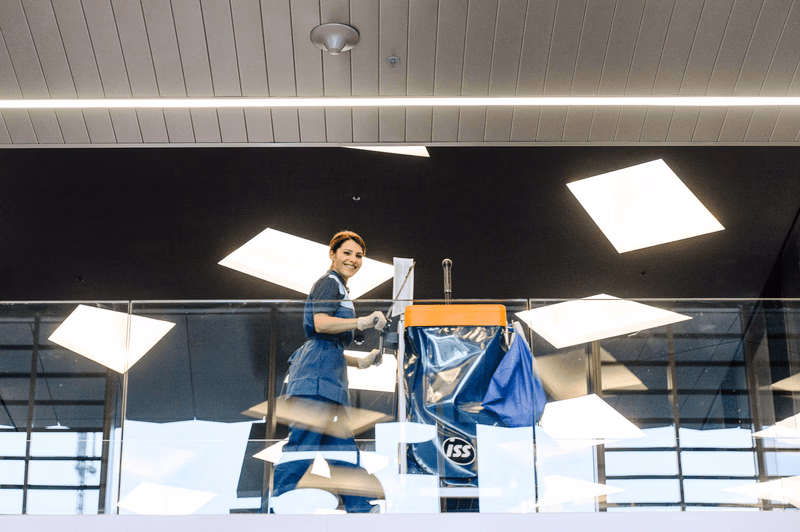 webimage-Hero-cleaning_Graded